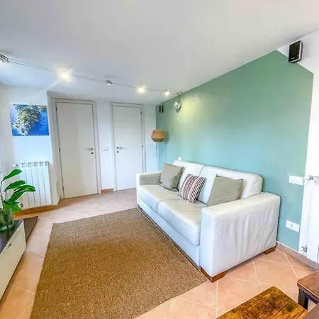 Daire Dreamy Loft Con Vista Mare Giardino E Jacuzzi Da Maggio A Settembre